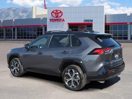 2025 Toyota RAV4 Hybrid SE