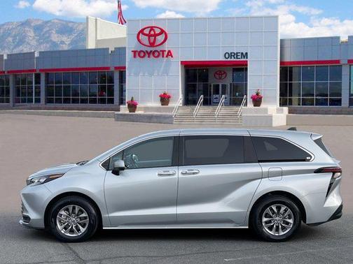 2024 Toyota Sienna LE