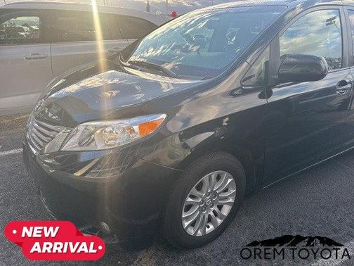 2017 Toyota Sienna XLE