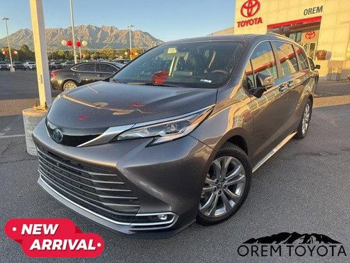 2023 Toyota Sienna Platinum 7 Passenger