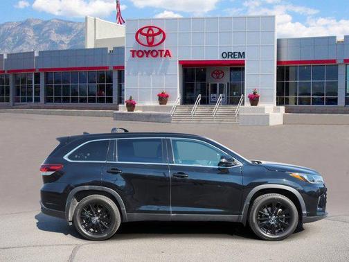2019 Toyota Highlander SE