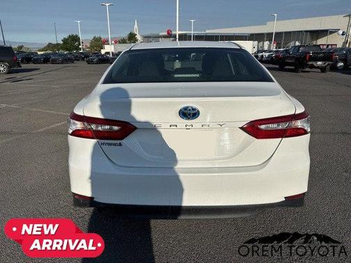 2018 Toyota Camry Hybrid LE