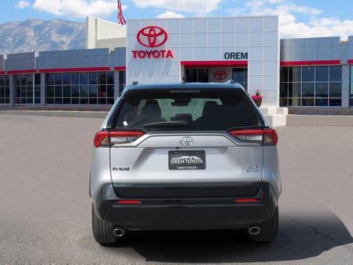 2025 Toyota RAV4 Hybrid SE