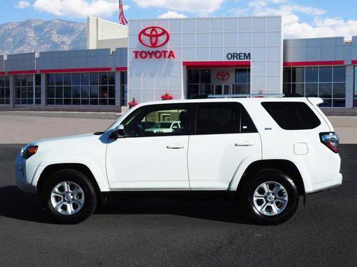 2022 Toyota 4Runner SR5