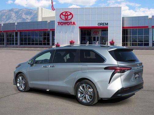 2024 Toyota Sienna Platinum