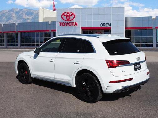 2022 Audi Q5 45 S line Prestige