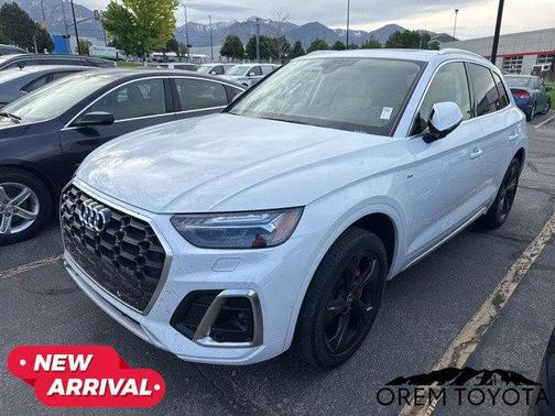 2022 Audi Q5 45 S line Prestige