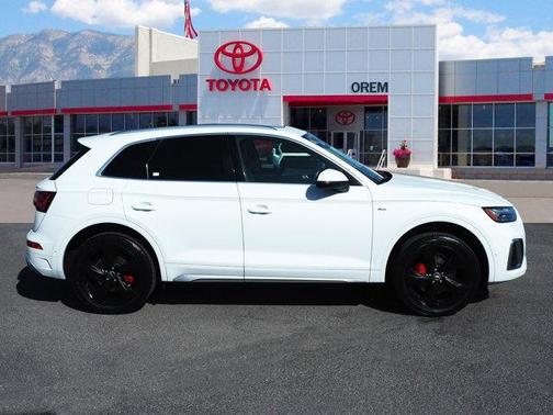 2022 Audi Q5 45 S line Prestige