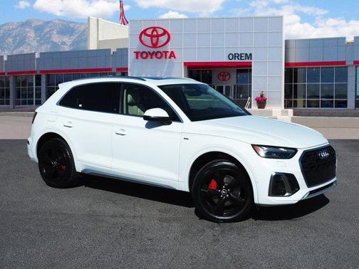 2022 Audi Q5 45 S line Prestige