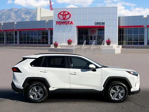 2025 Toyota RAV4 Hybrid XLE