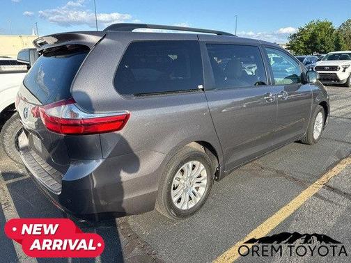 2017 Toyota Sienna XLE Premium
