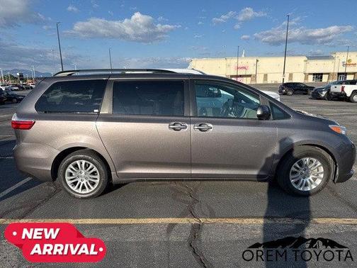 2017 Toyota Sienna XLE Premium
