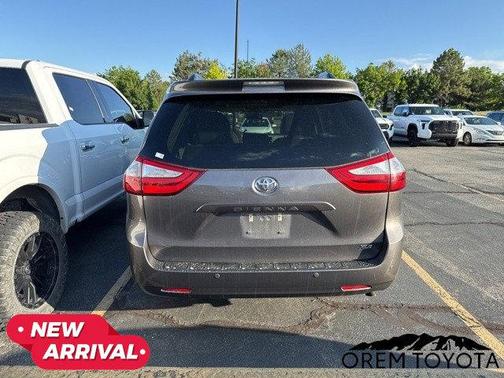 2017 Toyota Sienna XLE Premium