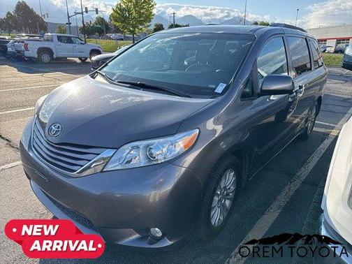 2017 Toyota Sienna XLE Premium