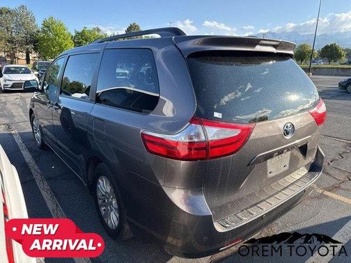 2017 Toyota Sienna XLE Premium