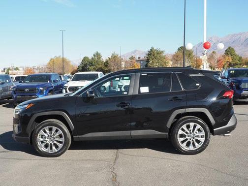 2025 Toyota RAV4 XLE Premium