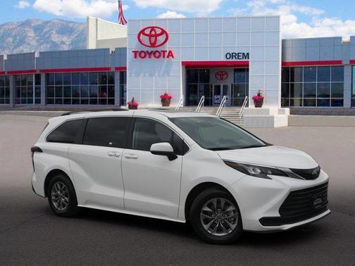 2024 Toyota Sienna LE
