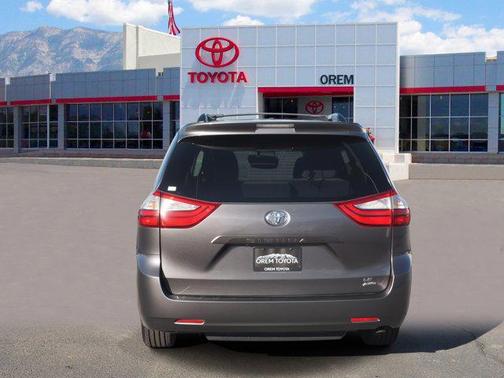 2015 Toyota Sienna LE