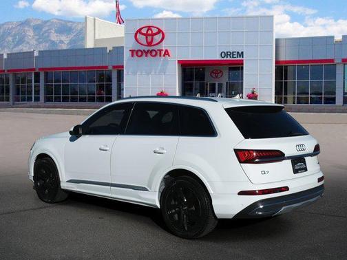 2020 Audi Q7 55 Premium Plus
