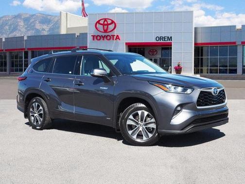 2020 Toyota Highlander Hybrid XLE