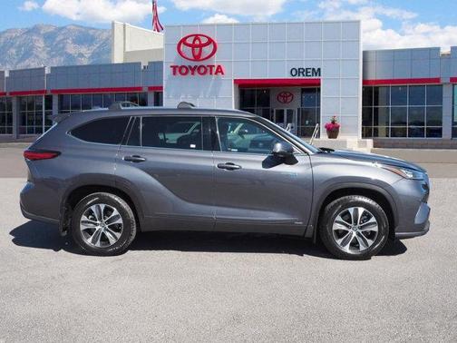 2020 Toyota Highlander Hybrid XLE