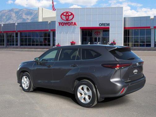 2024 Toyota Highlander LE