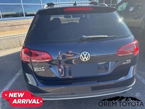 2017 Volkswagen Golf Alltrack TSI S