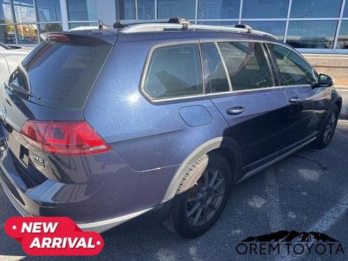 2017 Volkswagen Golf Alltrack TSI S