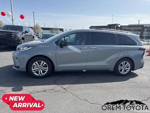 2023 Toyota Sienna XSE 7 Passenger