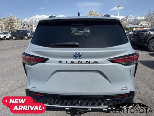 2023 Toyota Sienna XSE 7 Passenger