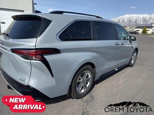 2023 Toyota Sienna XSE 7 Passenger