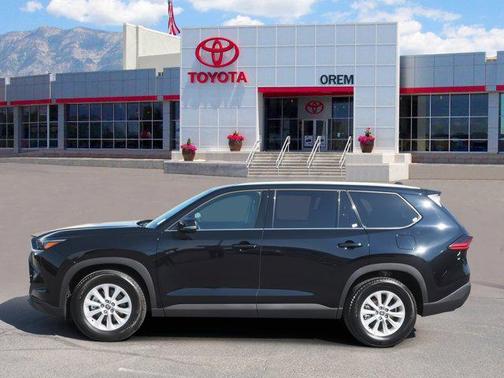 2025 Toyota Highlander LE