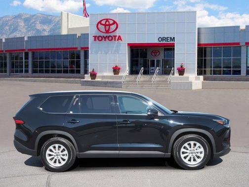 2025 Toyota Highlander LE