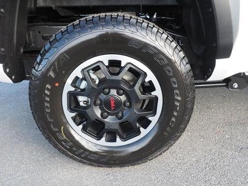 2025 Toyota Tacoma TRD Off Road