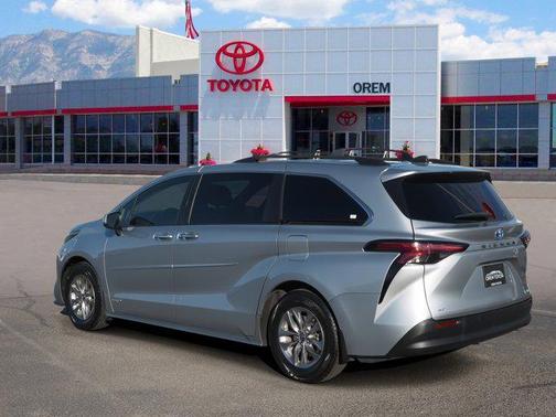 2021 Toyota Sienna XLE 7 Passenger