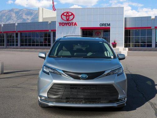 2021 Toyota Sienna XLE 7 Passenger