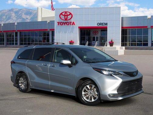 2021 Toyota Sienna XLE 7 Passenger