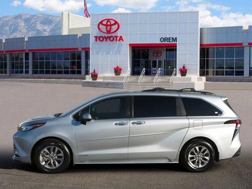 2021 Toyota Sienna XLE 7 Passenger