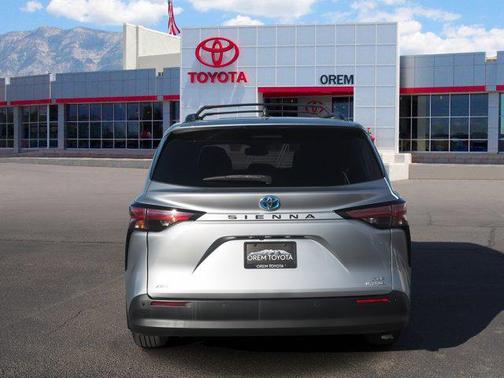 2021 Toyota Sienna XLE 7 Passenger