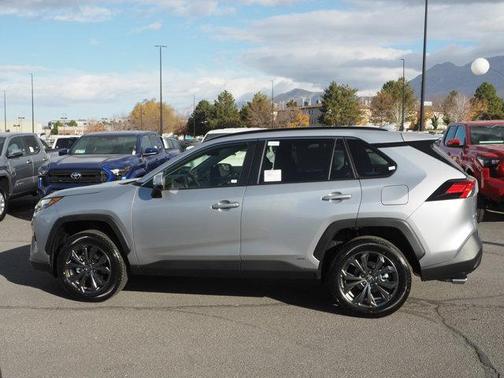 2025 Toyota RAV4 Hybrid XLE Premium