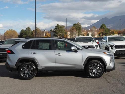 2025 Toyota RAV4 Hybrid XLE Premium