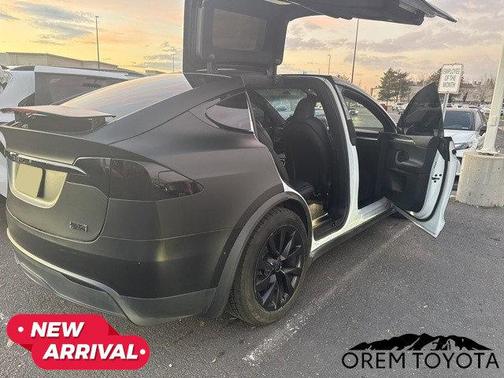 2022 Tesla Model X Plaid Tri Motor All-Wheel Drive