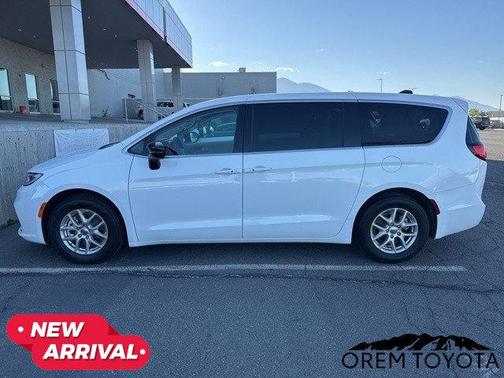 2024 Chrysler Pacifica Touring L