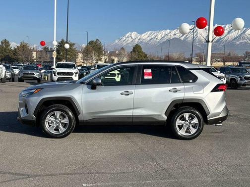 2025 Toyota RAV4 Hybrid XLE