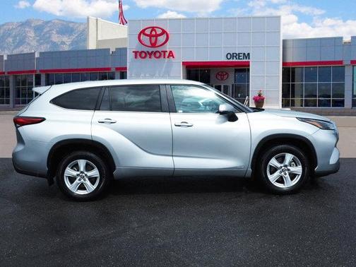 2023 Toyota Highlander Hybrid LE