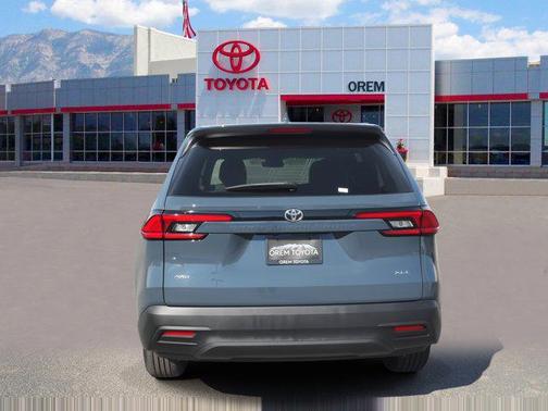 2025 Toyota Highlander LE