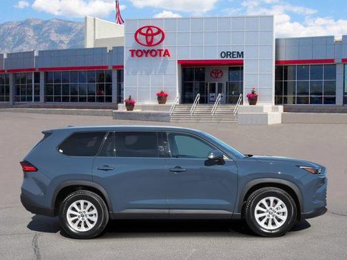 2025 Toyota Highlander LE
