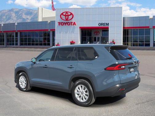 2025 Toyota Highlander LE