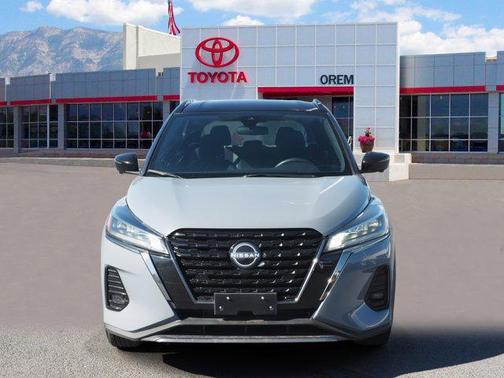 2023 Nissan Kicks SR