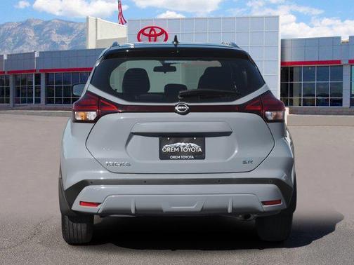 2023 Nissan Kicks SR